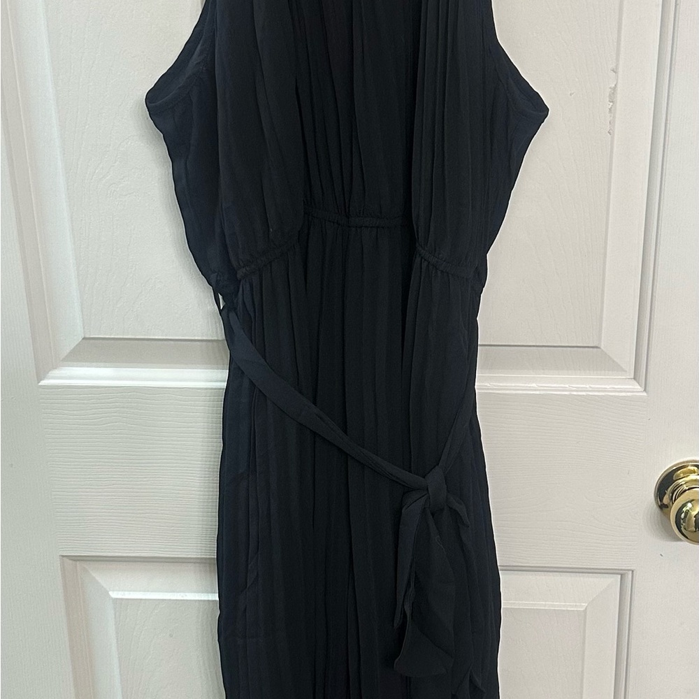 Elegant Pleated Black Sleeveless Jumpsuit